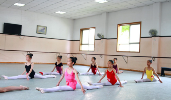 江西省中山舞蹈中等专业学校训练室