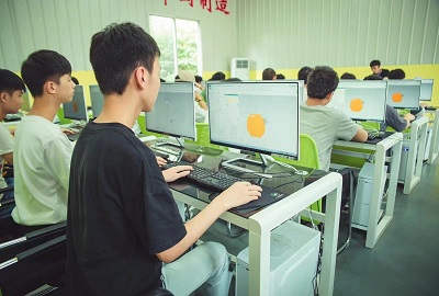 赣州应用学校计算机专业学生风采